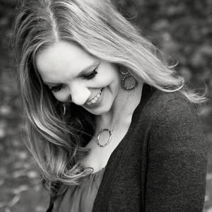 Meet your Posher, Hilary